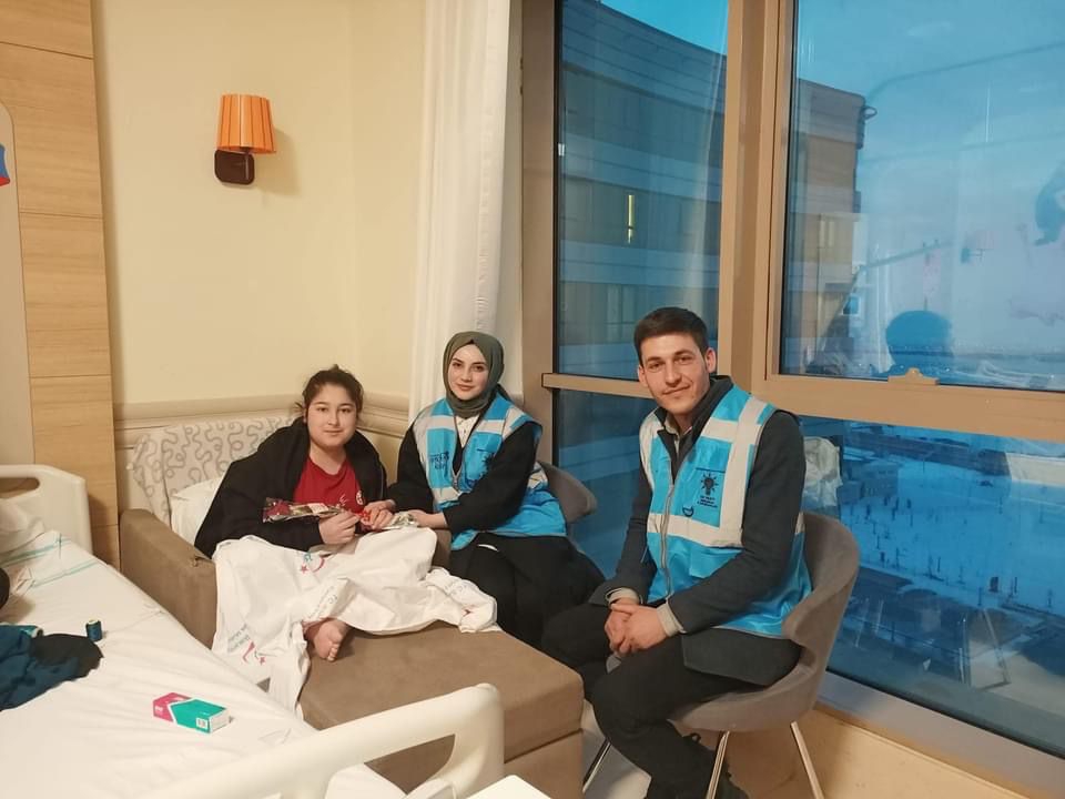 Gönüllere CEMRE düşüyor