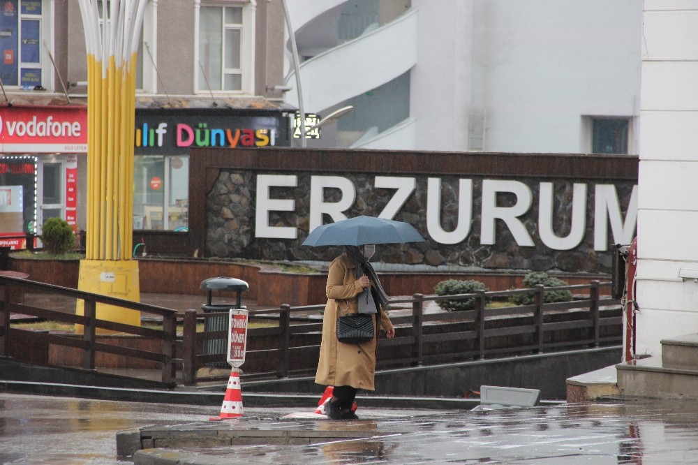 Erzurum’da ıslak günler