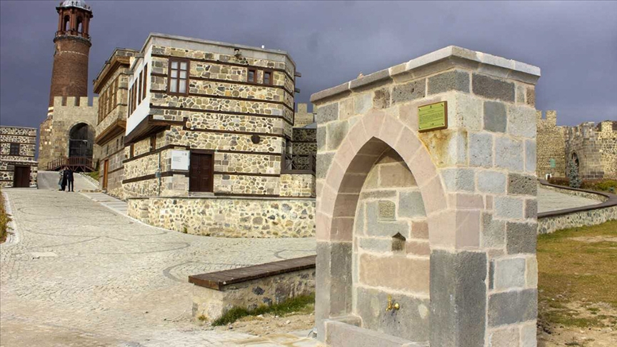 Erzurum tarihi çeşme zengini