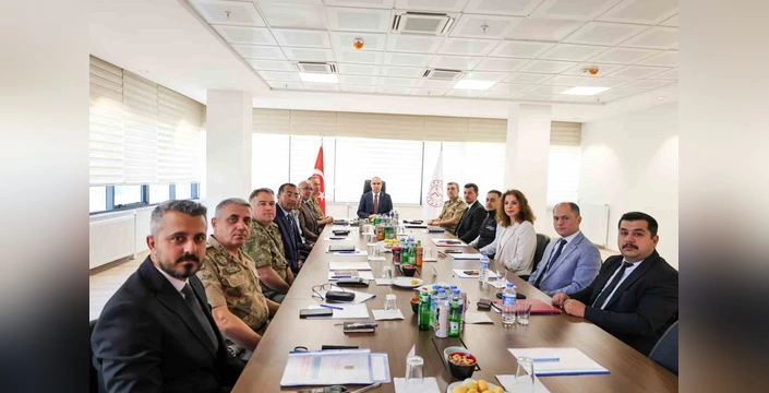 Doğubayazıt'ta sınır güvenliği toplantısı: Vali Koç, yetkililerle bir araya geldi