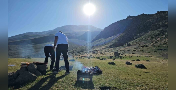 Süphan Dağı etekleri doğaseverlerin yeni gözdesi: Sıcakta serinlemek için ideal