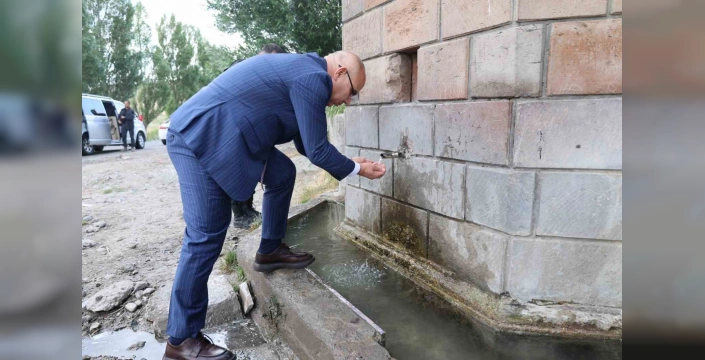 Ağrı'da 60 Yıllık Bir Aşk Hikayesi: Vali Koç, 'Memiş Dayı'yı Ziyaret Etti