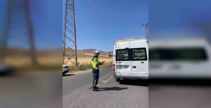 Ağrı'da kapsamlı trafik denetimi: 21 araç ceza aldı, 5 şüpheli yakalandı