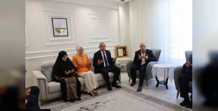 Ağrı Valisi Koç, 15 Temmuz gazisi Yusuf Balıkçı'nın ailesini ziyaret etti