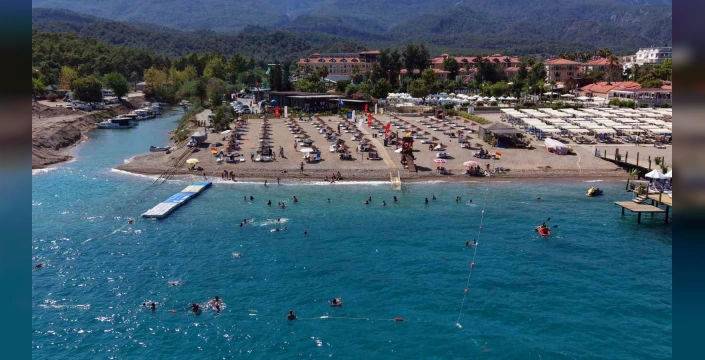 Antalya'da Rekor Turist Akını: 104 Bin Yabancı Ziyaretçi