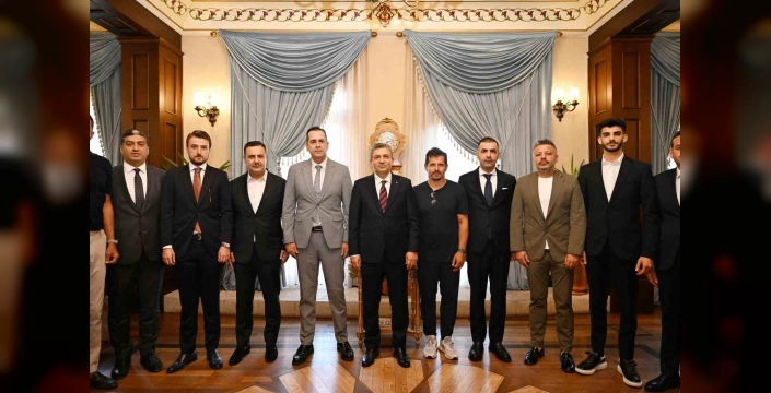 Antalyaspor'un yeni yönetimi Vali Şahin'i ziyaret etti: Tam destek sözü verildi