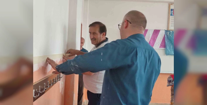 Ardahan öğretmenleri tatillerini okulda geçirdi