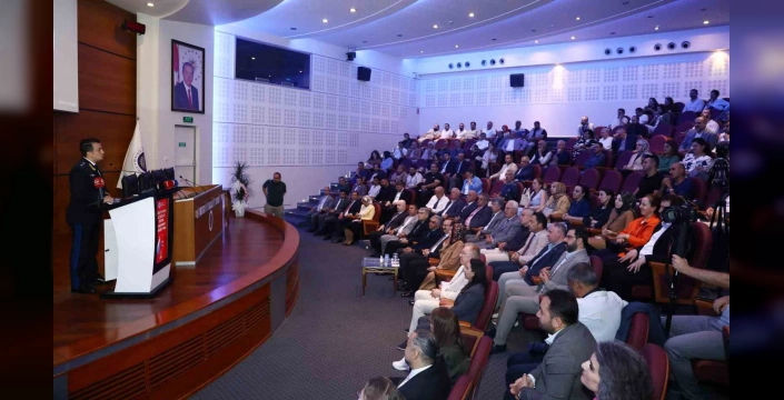 Atatürk Üniversitesi'nde Türkiye-Rusya ilişkileri masaya yatırıldı