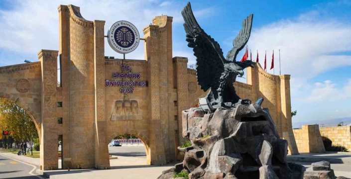 Atatürk Üniversitesi'ne Tam Akreditasyon: 5 Yıllık Başarı Belgesi