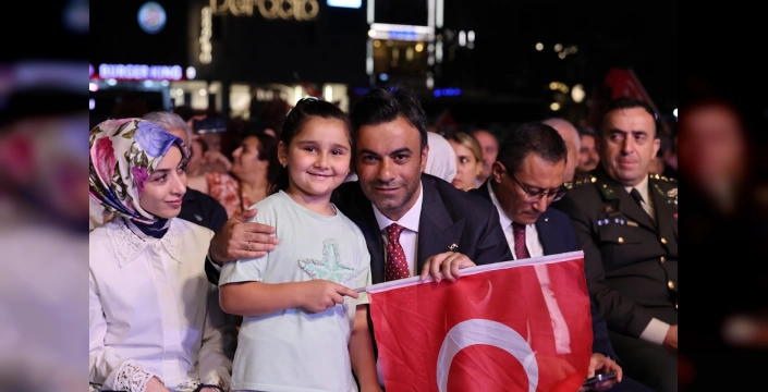Bağcılar'da 15 Temmuz Anması: Demokrasi ve Birlik Yürüyüşü Düzenlendi