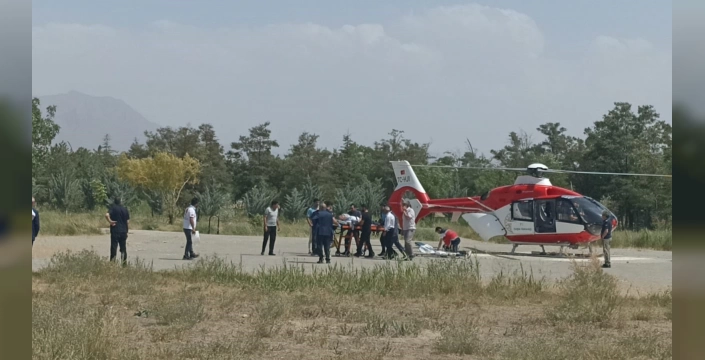 Bahçesaray'dan Van'a ambulans helikopterle hasta sevki