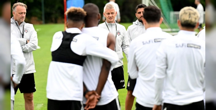 Beşiktaş'ın Şampiyonlar Ligi Kadrosu Açıklandı: Dört Oyuncu Dışarıda