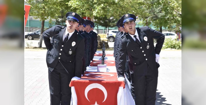 Bitlis POMEM'den 213 Polis Memuru Mezun Oldu: Vatan Sevgisiyle Mesleğe Başladılar