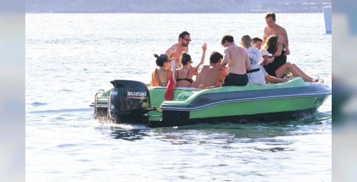 Bodrum'da ünlüler plaj keyfi