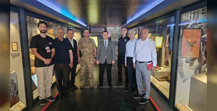 Çanakkale ruhu Doğu Anadolu'da: Tatvan'da mobil müze büyük ilgi gördü
