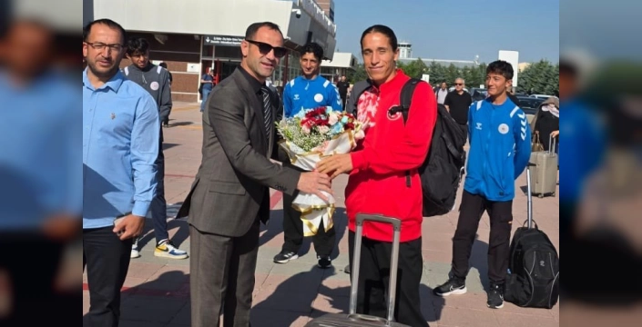 Dilek Koçak Avrupa Şampiyonu Oldu: Erzurum'da Coşkulu Karşılama