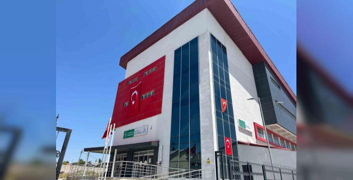 Diyadin ilçesi bayraklarla donatıldı