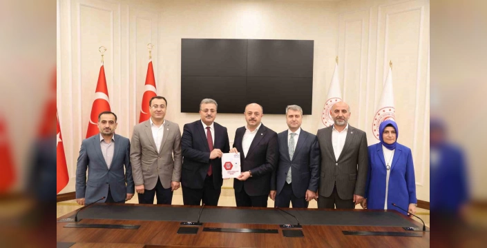 Eğitim-Bir-Sen'den tarihi teklif: 1,5 milyon eğitim çalışanına büyük müjde