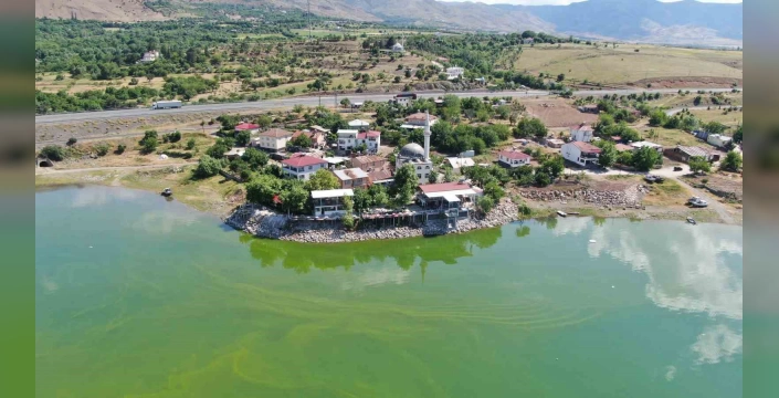 Elazığ'da suyla çevrili Aşağı İçme köyü: Kartpostallık manzaralar