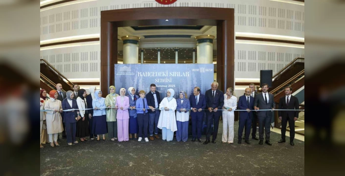 Emine Erdoğan'dan 'Bahçedeki Sırlar' sergisine destek: Geri dönüşümün sanatla buluşması