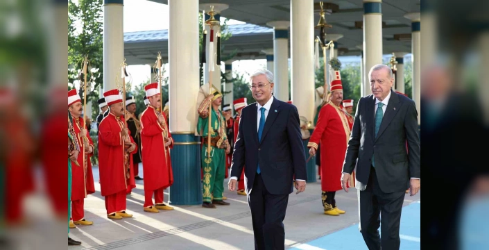 Erdoğan, Tokayev’e Devlet Nişanı verdi: Kardeşlik bağlarımız daha da güçlenecek