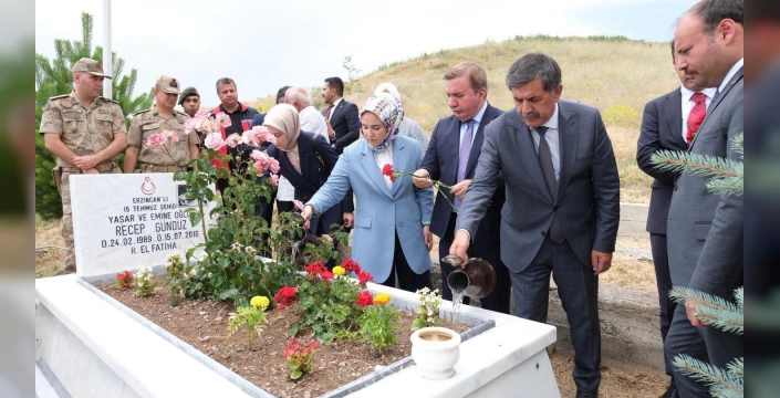Erzincan Valisi Aydoğdu, 15 Temmuz Şehitlerini Andı