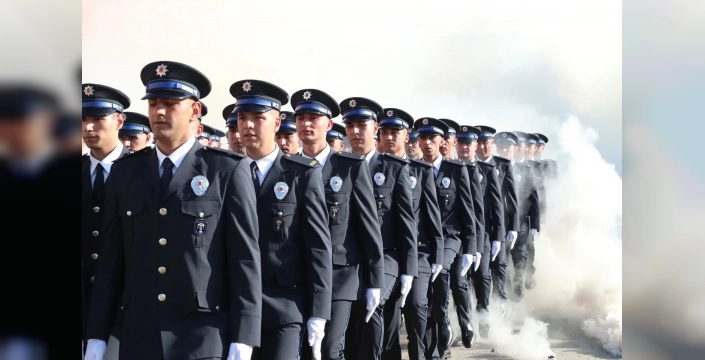 Erzurum'da 393 Polis Adayı Mezun Oldu: Vatan Sevgisiyle Görevlerine Başlıyorlar