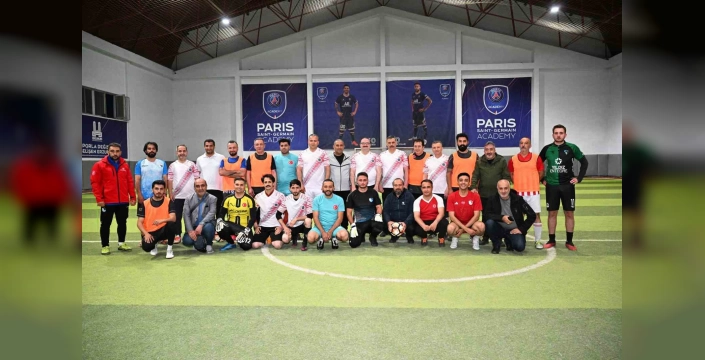 Erzurum'da protokol ve basın mensupları dostluk maçı yaptı