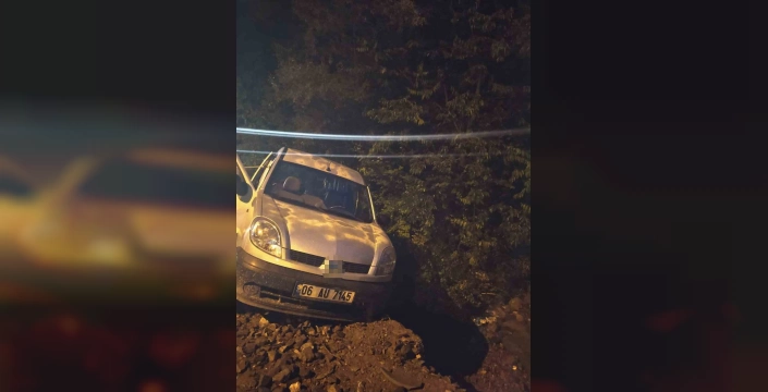 Erzurum'da sel felaketi: Araç şarampole devrildi, 1 yaralı