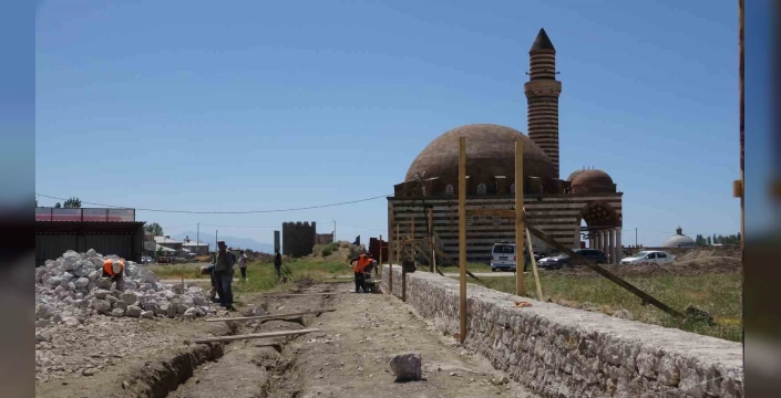 Eski Van Şehri'nin Tarihi Yapıları ve Sur Restorasyonu: Geleceğe Miras Projesi