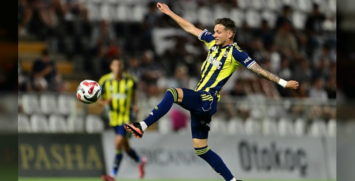 Fenerbahçe, Portekiz'de Portimonense'i 2-1 yendi: İrfan Can Kahveci kaptanlık yaptı