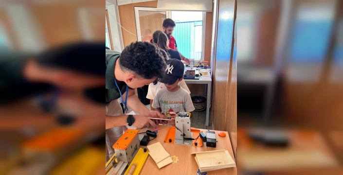 Fırat Üniversitesi öğrencileri: Konteyner kentlerde bilim şöleni