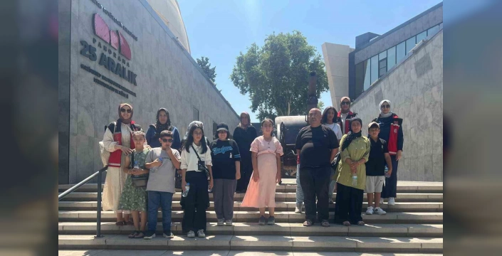 Gaziantep'te anlamlı gezi: Arabanlı aileler müzeleri ziyaret etti