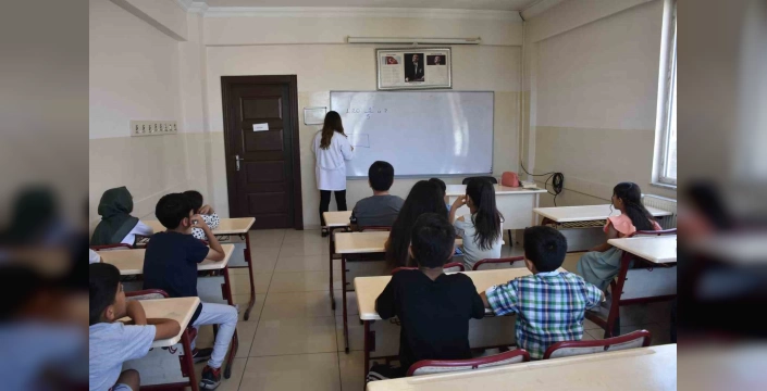 Gaziantep'te Başarı Hikayesi: Şahinbey Belediyesi'nin Desteğiyle Öğrenciler Seçkin Okulları Kazandı