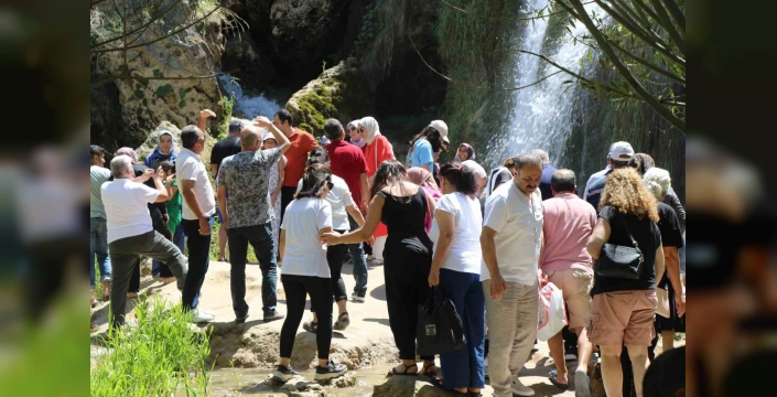 Girlevik Şelalesi: Erzincan'ın serin cenneti turistleri ağırlıyor