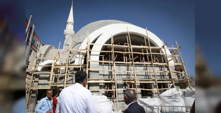 Hakkâri'de iki cami inşaatı: Projelerde son durum değerlendirildi