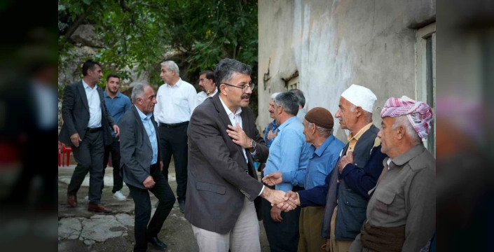 Hakkari Valisi'nden yol ve okul çalışmaları denetlemesi
