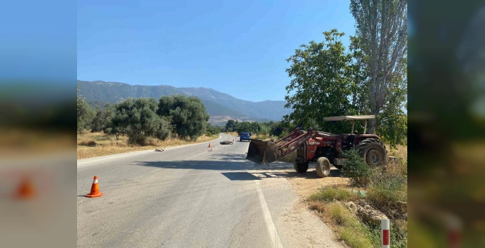 İzmir'de acı kaza: Motosiklet ve traktör çarpıştı, ağır yaralı var