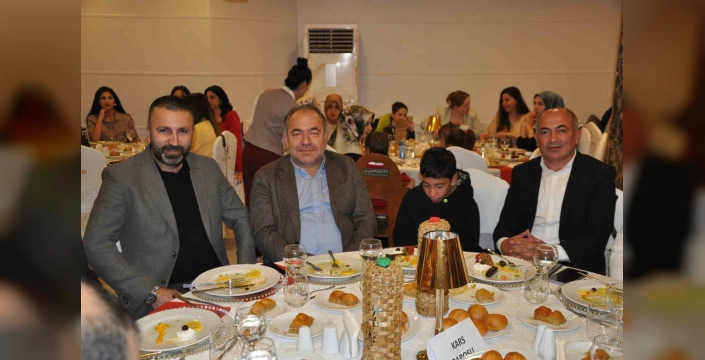 Kars adliyesi'nde veda yemeği