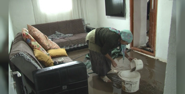 Kars'ta sağanak sel oldu: Çok sayıda ev ve ahır sular altında kaldı