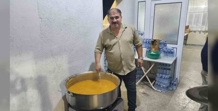 Kışla Köyü'nde yangın yeniden alevlendi: Muhtar, yardım ekiplerine çorba ikram etti