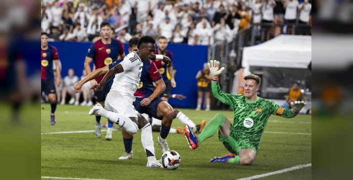 Lothar Matthaus: ter Stegen Barcelona'dan ayrılmalı