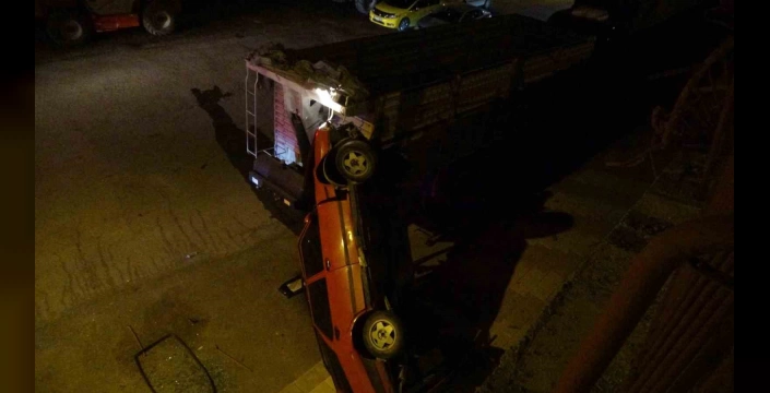Malatya'da korkunç kaza: 5 metre yükseklikten uçtu