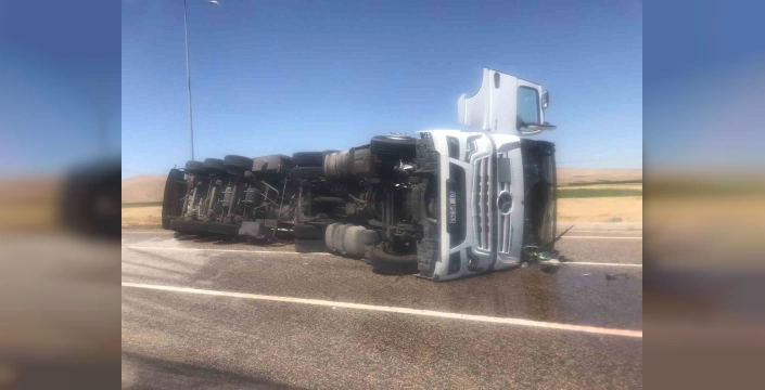 Malatya'da tanker kazası: Sürücü yaralandı