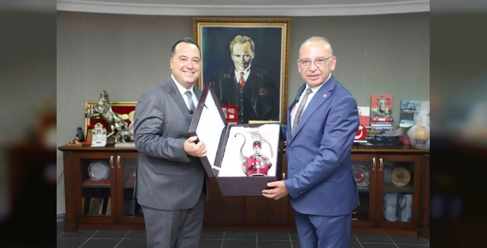 Manisa Büyükşehir Belediye Başkanı Dutlulu, Turgutlu'da Başkan Akın'la Bir Araya Geldi