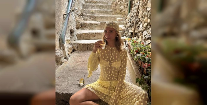 Melisa Döngel İtalya'dan Sarıların İçinde: Binlerce Beğeni Aldı