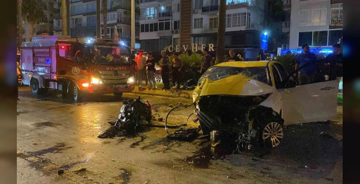 Mersin'de trafik kazası: Taksi motoru yola saçıldı
