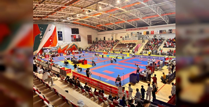 Muş'ta Karate Şöleni: Erdoğan Bayram Etabı'nda Binlerce Sporcu Yarıştı