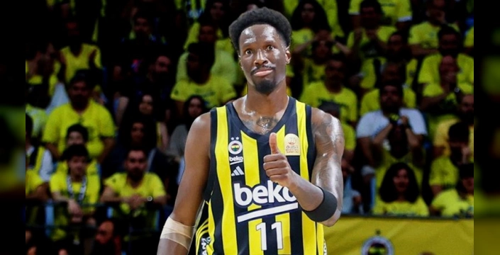 Nigel Hayes-Davis, NBA'e transfer oldu