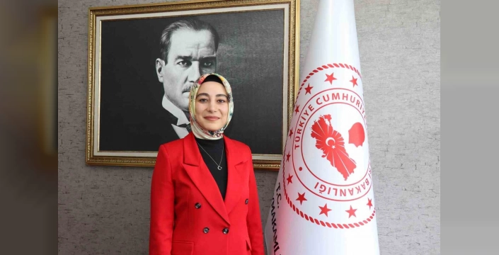 Olur'a ilk kadın kaymakam: Semanur Kalkan göreve başladı